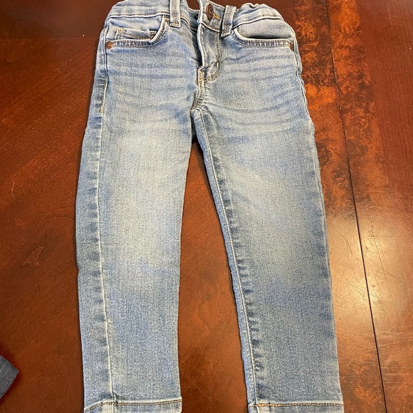 OshKosh B’gosh Toddler Girl Jeans Super Skinny Size 2T (2pairs) - Picture 2 of 7